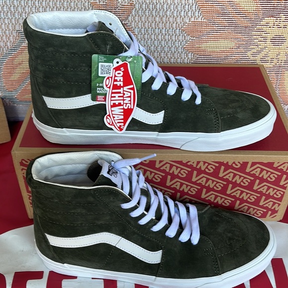 Vans WMNS Sk8-Hi
Pig Suede Grape Leaf
VN0A4BVT50K
Sneakers - Picture 3 of 16